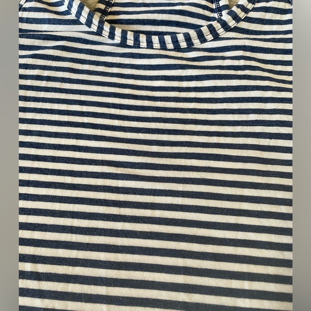 2 Lululemon Studio Racerbacks - Picture 16 of 16